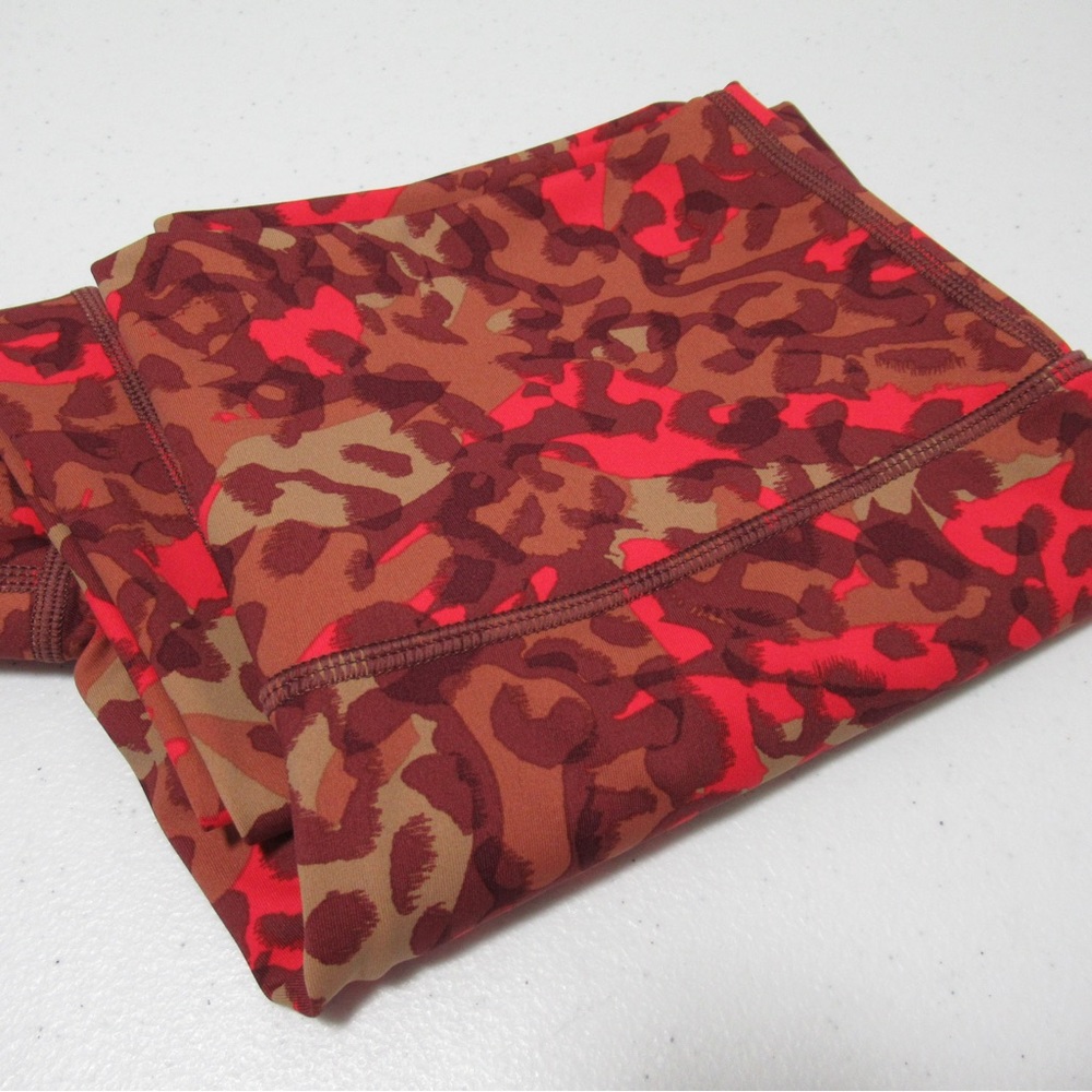 Offline by Aerie Red Print Goals High Rise 7/8 Leggings Size Large